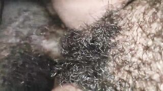 Sali ne apne jija ke kale land ko apani chut me dalkar apni garam chut ko thanda kiya
