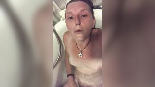 A seriously needed mega intense orgasm in the bath after over 30 hours of travelling