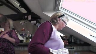 Eva und Ihr Freund bumsen die notgeile Stiefmutter